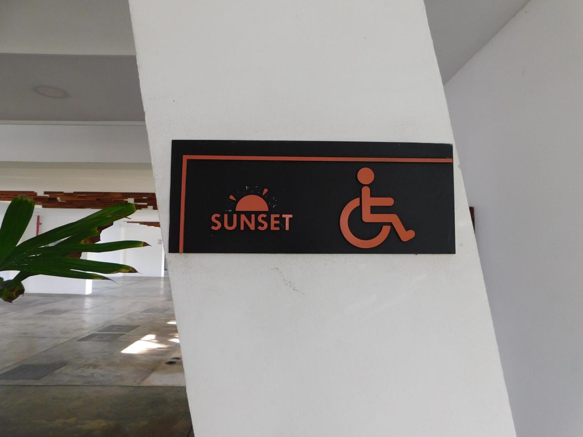 Sunset 205, Sleeps Six, Next Door To The Pool, 100M To The Beach! Jacó Eksteriør billede